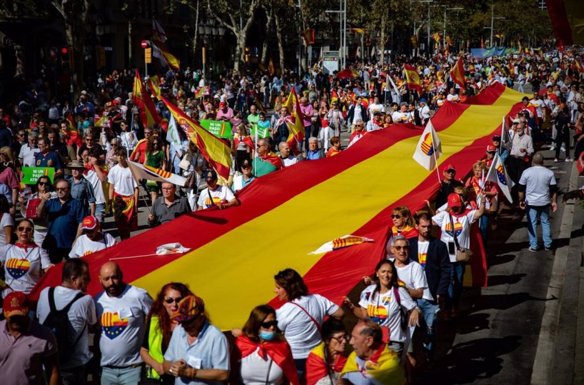  Unos 60.000 manifestantes en Barcelona según Cataluña Suma y 2.200 según la Urbana