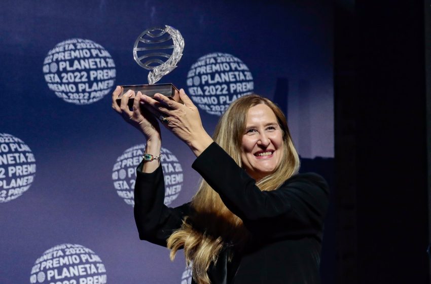  Luz Gabás gana el Premio Planeta 2022 con ‘Lejos de Luisiana’