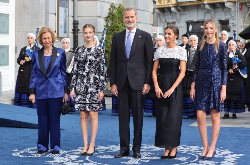  Los Reyes, la Princesa Leonor y la Infanta Sofía presiden la ceremonia de entrega de los Premios Princesa de Asturias