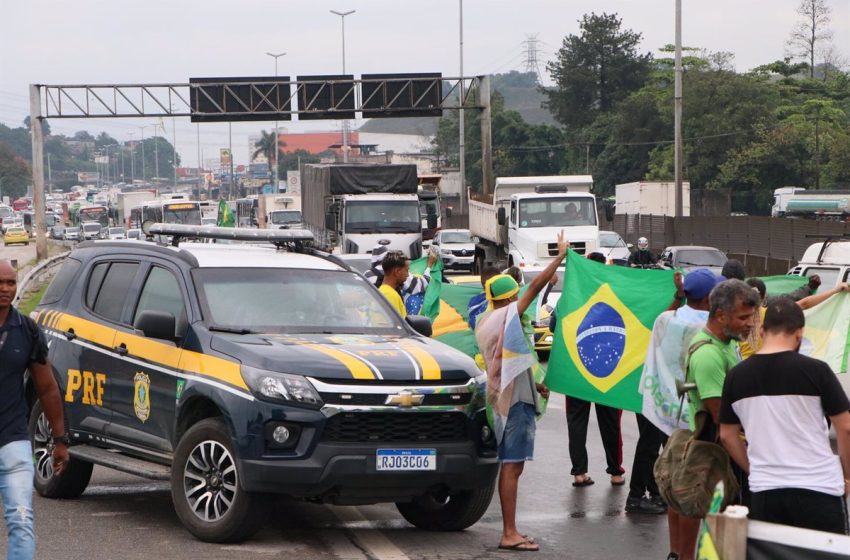  La Policía de Brasil anuncia el desbloqueo de todas las carreteras del país