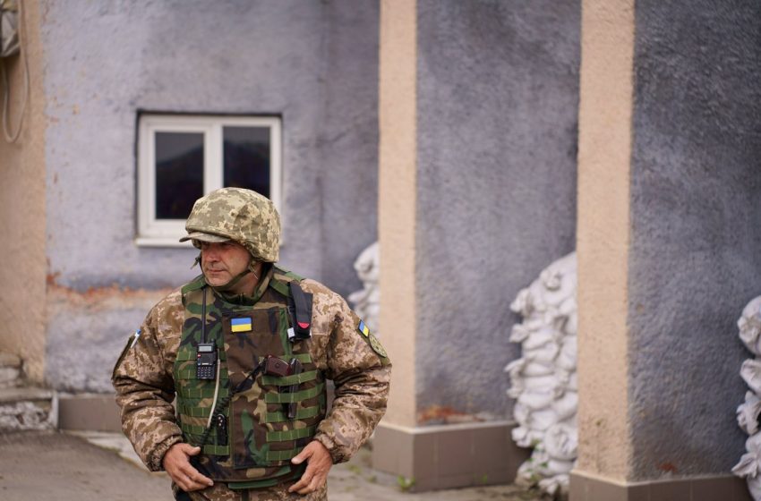  Zelenski advierte de que la retirada anunciada por Rusia en Jersón podría ser una reagrupación de tropas