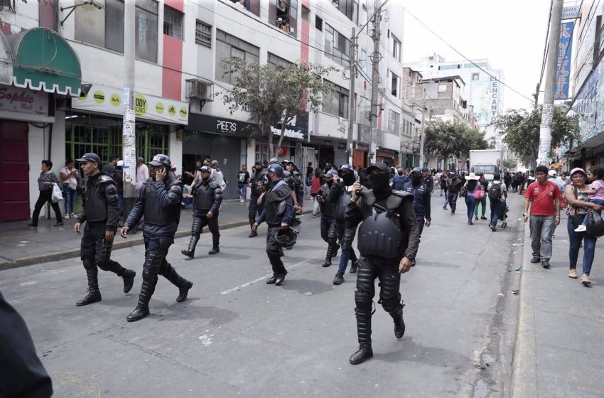  Al menos dos muertos y más de 30 heridos en manifestaciones contra el Gobierno en Perú