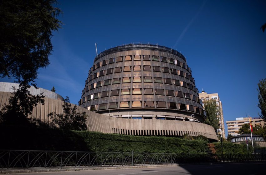  El PSOE pide al Constitucional que no suspenda el trámite parlamentario de la reforma sobre el propio el tribunal