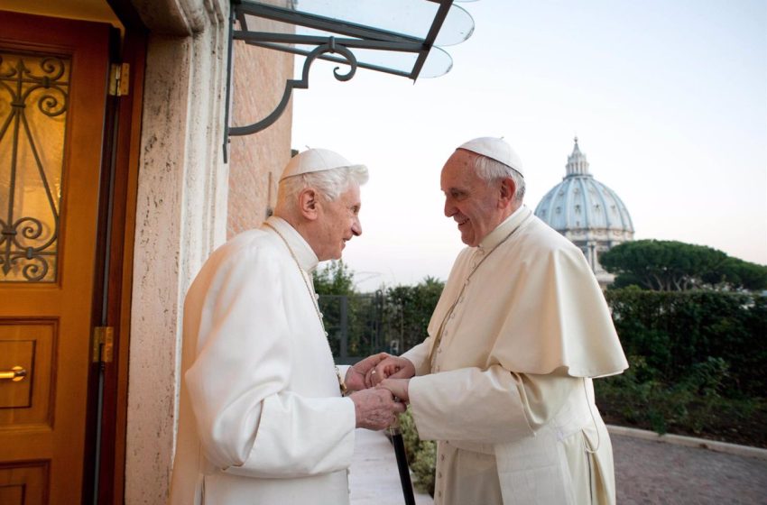  El Papa Francisco presidirá el funeral de Benedicto XVI el jueves 5 de enero en la Plaza de San Pedro