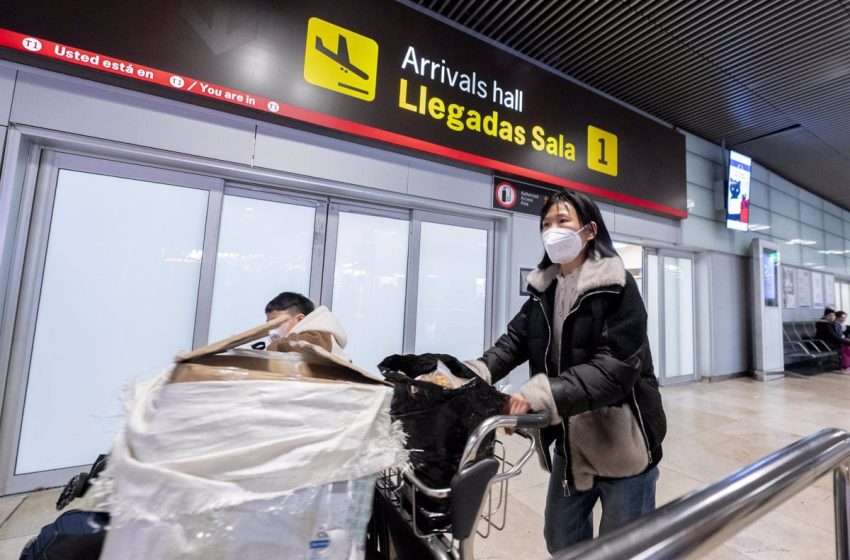  España podrá denegar desde hoy la entrada de viajeros llegados de China si no presentan test negativo Covid