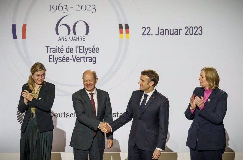  Macron y Scholz expresan su apoyo a Ucrania, «inquebrantable» y «durante el tiempo que sea necesario»