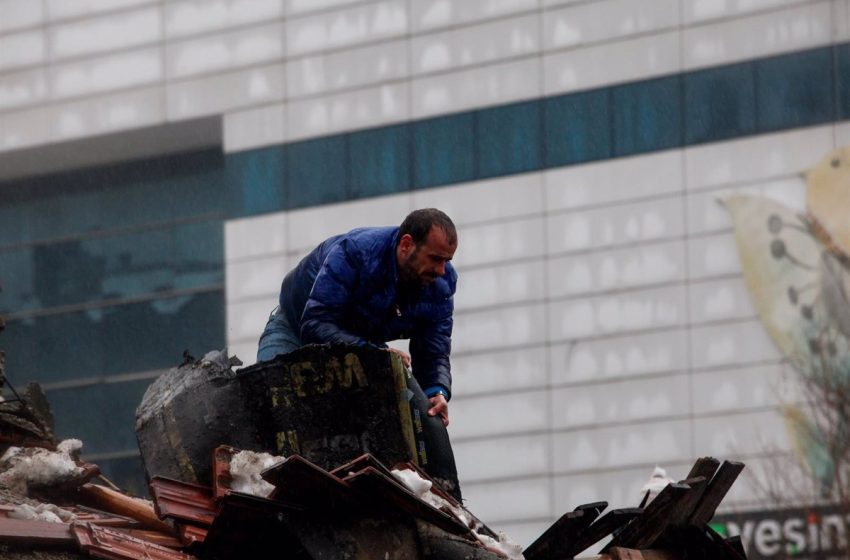  Turquía solicita ayuda de emergencia a la OTAN frente al terremoto