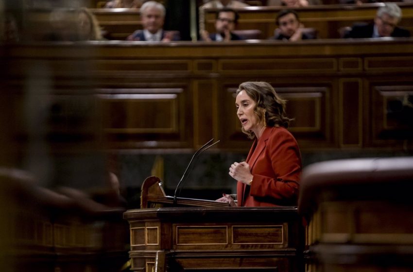  Gamarra pide al Gobierno dejarse ayudar por el PP en la ley del ‘solo sí es sí’ y Sánchez replica: «Yo doy la cara»