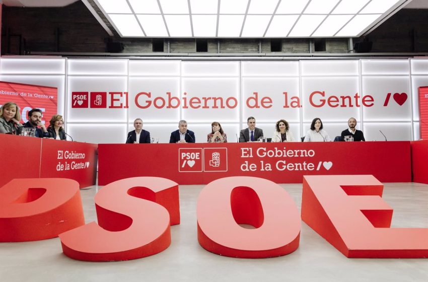  El PSOE sube dos puntos en el CIS y amplía a 2,3 su ventaja sobre el PP, mientras cae Unidas Podemos