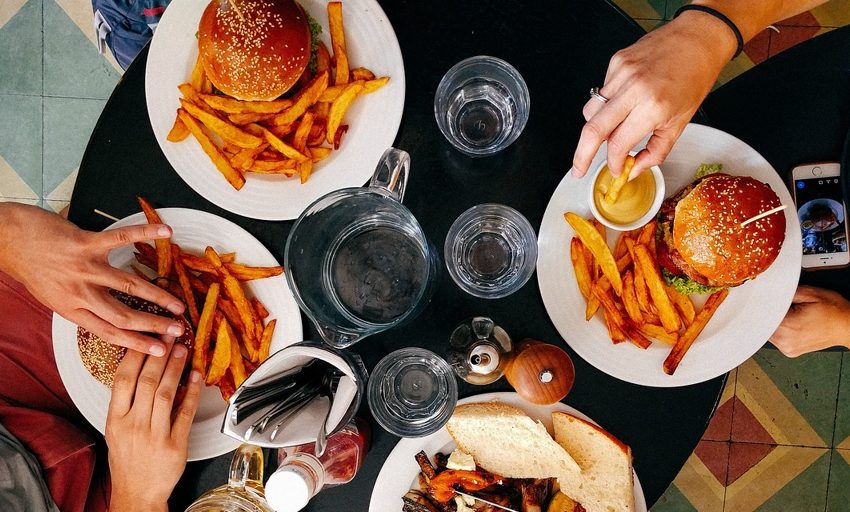 Un nuevo estudio revela que el consumo de comida rápida produce cirrosis