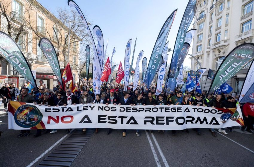  Policías y guardias civiles se manifiestan en Madrid por la ‘ley mordaza’: «Hará de España un país más inseguro»