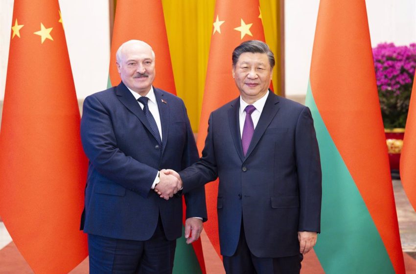  Lukashenko y Xi defienden unir fuerzas para lograr la paz en  Ucrania