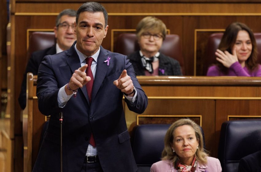  Gamarra dice que el Gobierno «no puede llamarse feminista» tras ‘sí es sí’ y Sánchez alude a foto de Feijóo con un narco