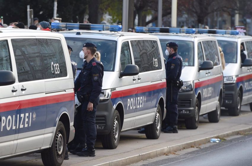  La Policía activa un amplio dispositivo en Viena ante un posible ataque islamista