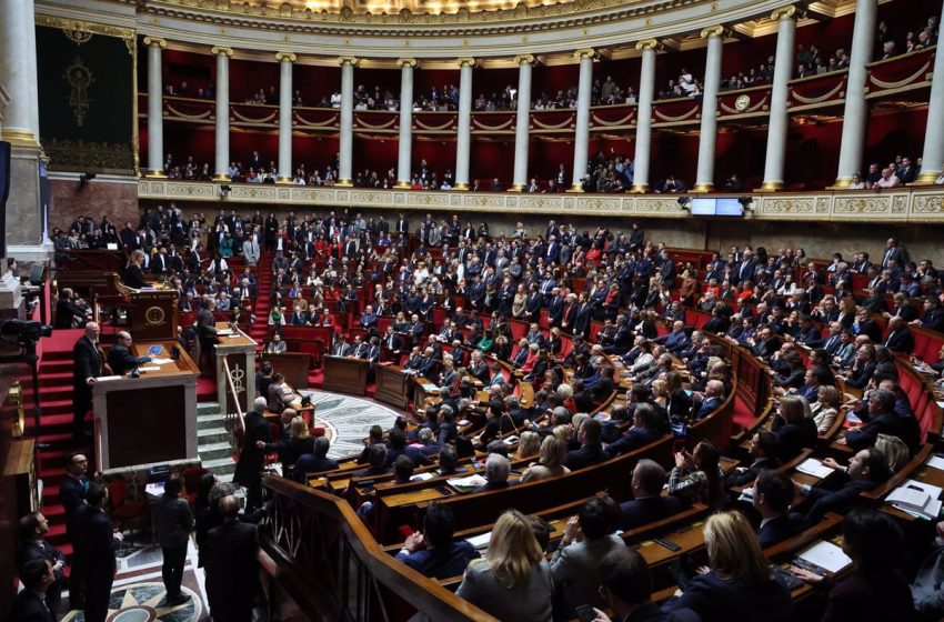  La oposición francesa lanza una moción de censura conjunta contra el Gobierno