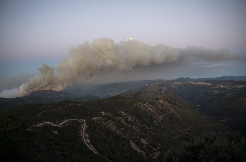  El incendio de Villanueva de Viver avanza «más rápido» de lo previsto tras calcinar ya 4.000 hectáreas
