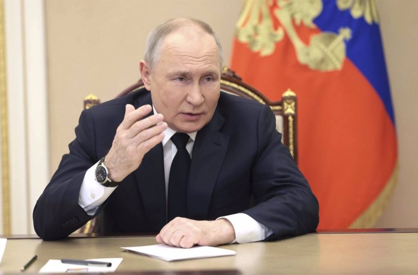  Putin cesa a los embajadores de Rusia en Letonia y Estonia