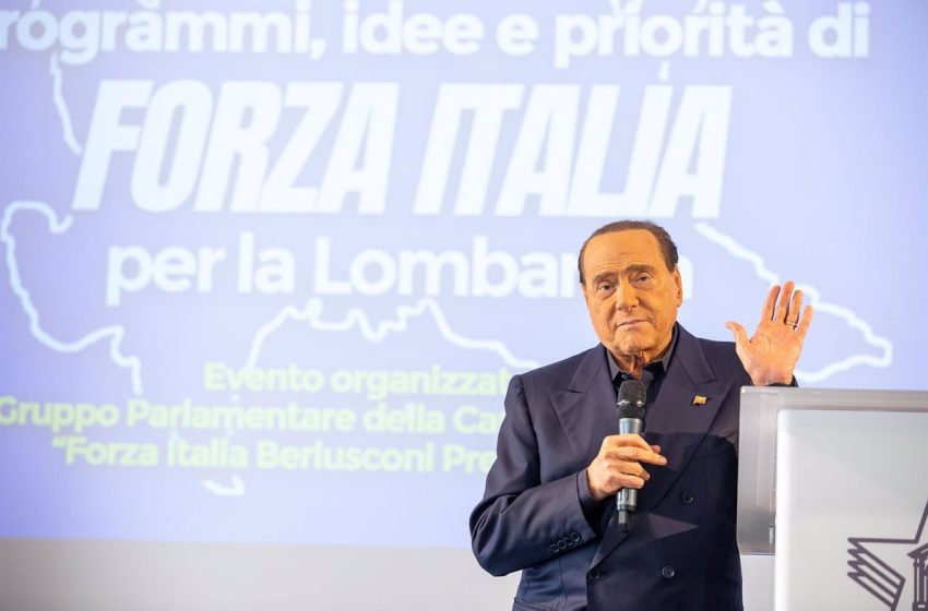  Berlusconi es ingresado en cuidados intensivos en un hospital de Milán