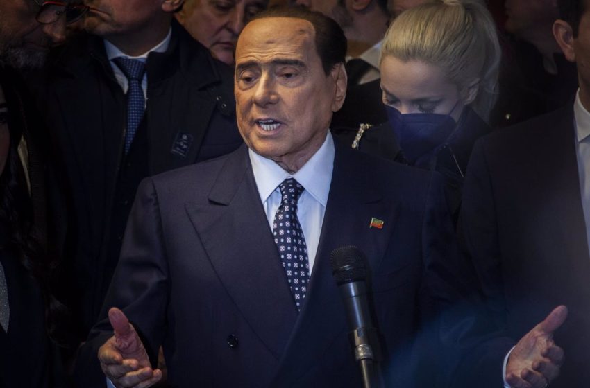  Berlusconi pasa una primera noche «tranquila» y en «condiciones estables» en la UCI