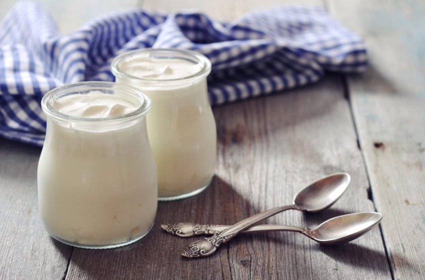  Todo lo que debes saber sobre el yogur: ¿tiramos el líquido?¿mejor  natural o de sabor?¿desnatado?¿y con bífidus?