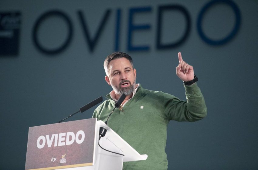  Abascal carga contra Moreno y Ayuso por defender la Agenda 2030 y pone de ejemplo CyL para futuros pactos entre PP y Vox