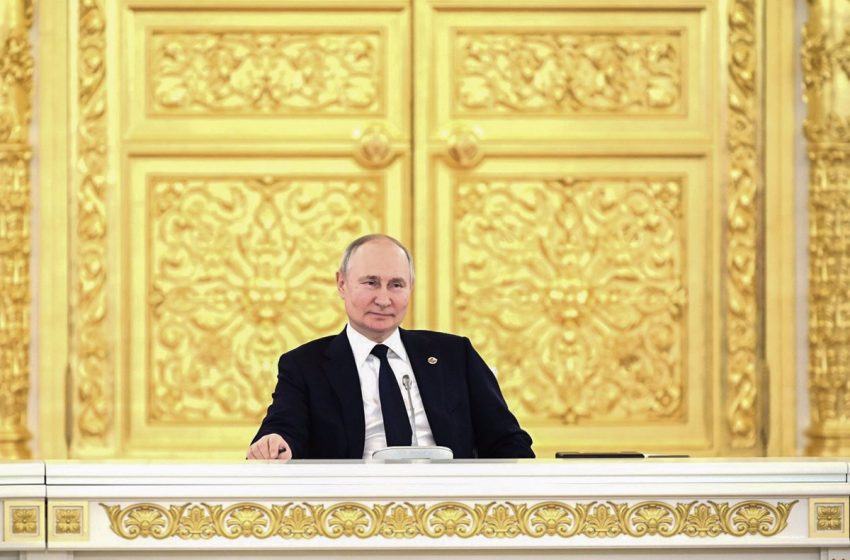  Putin visita por sorpresa Jersón y Lugansk para evaluar la situación con altos cargos militares