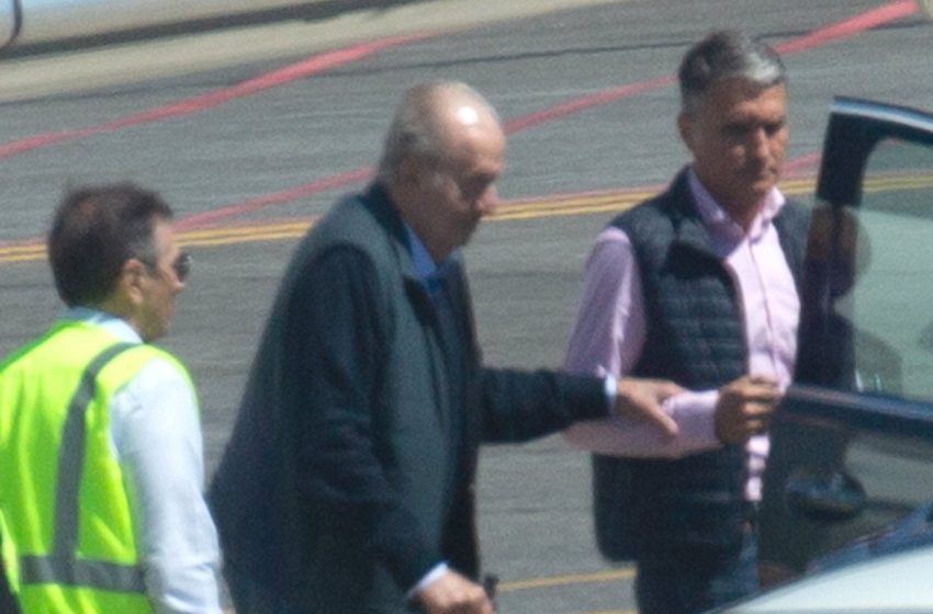  El Rey emérito llega a casa de Pedro Campos, regatista y amigo íntimo con el que se alojará en su estancia en Sanxenxo