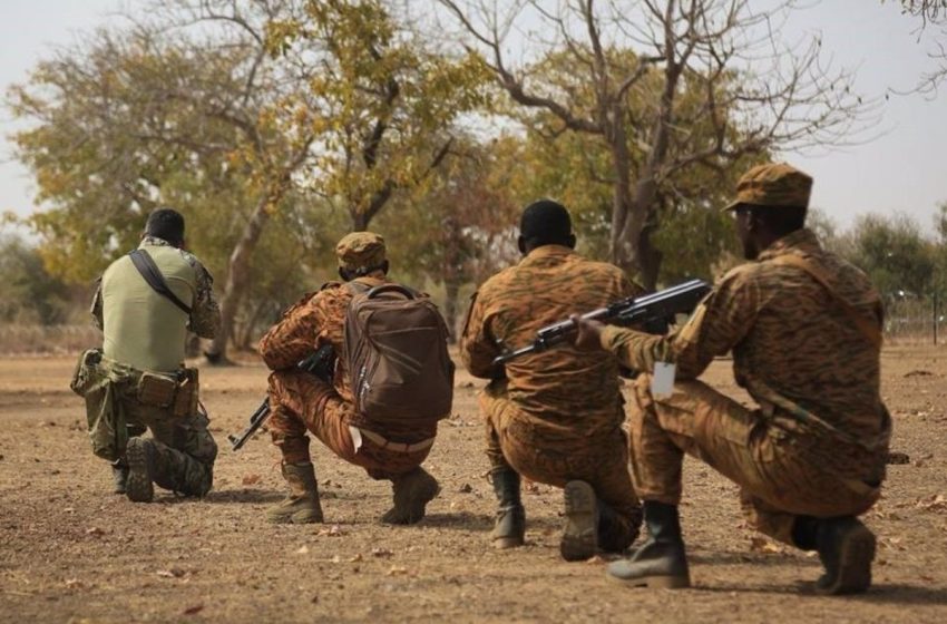  Al menos 60 personas muertas tras un ataque por parte de hombres uniformados en el norte de Burkina Faso