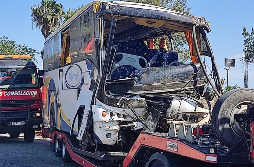  Muere una temporera y heridas casi 40 más al volcar un bus en trayecto laboral en Almonte