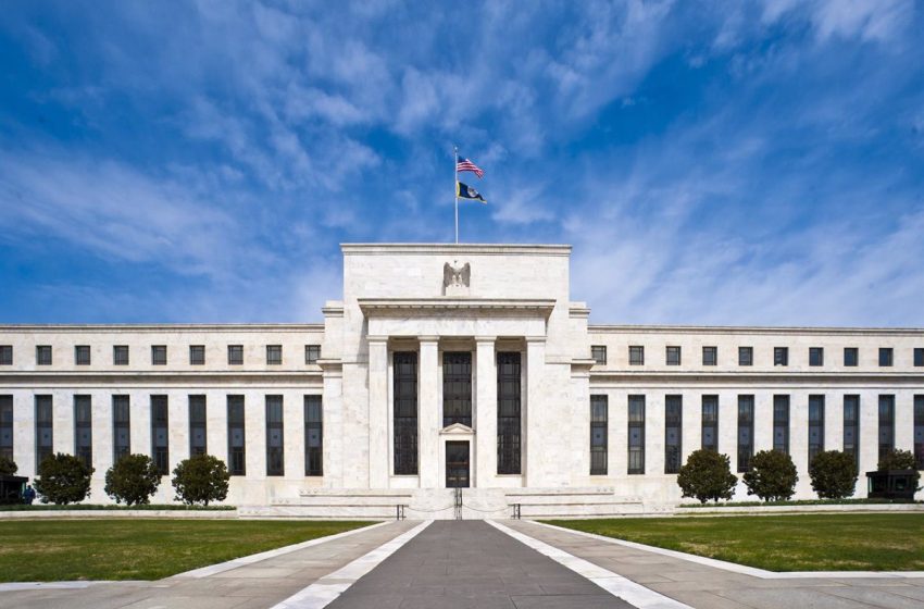  La Reserva Federal sube los tipos de interés en 25 puntos básicos, pero abre la puerta a una pausa