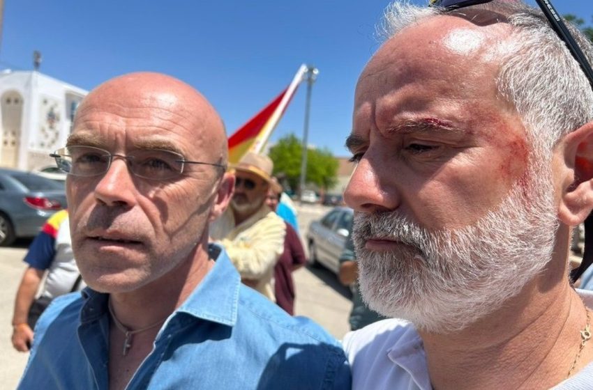 Vox denuncia agresiones y un intento de atropello en la visita electoral de Buxadé a Marinaleda (Sevilla)