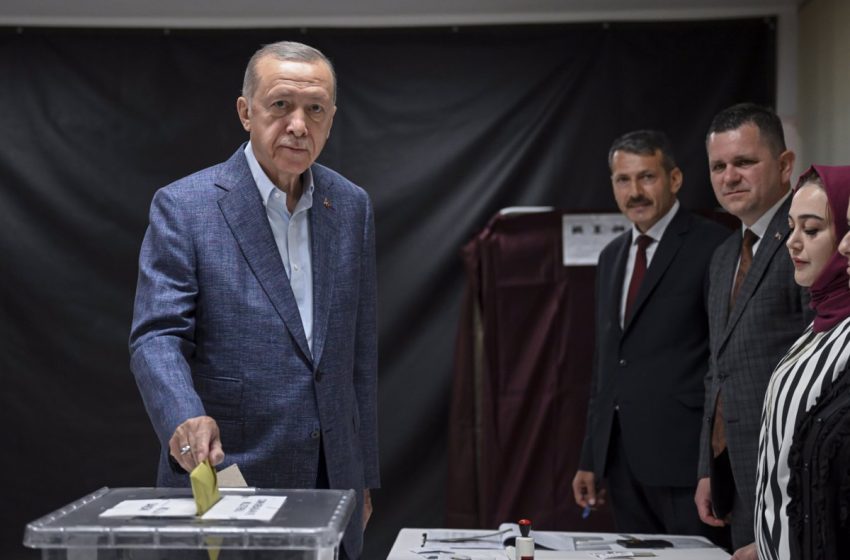  Erdogan también pide vigilar el recuento hasta que haya resultados definitivos en las presidenciales turcas