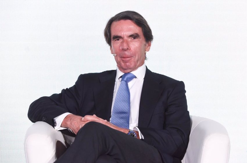  Aznar advierte de que, tras «salida masiva de etarras y blanqueamiento de Bildu», el precio siguiente será una consulta