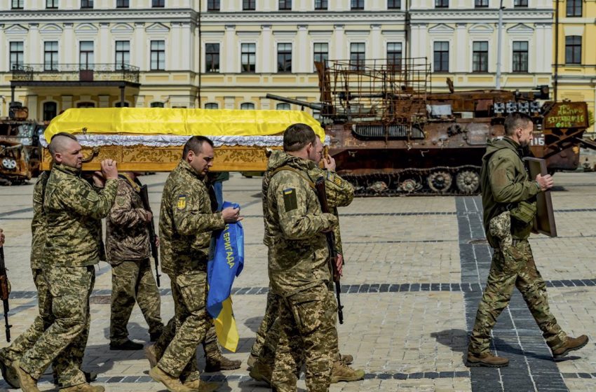  Ucrania informa de nuevos avances en Bajmut, donde se libran «fuertes batallas»