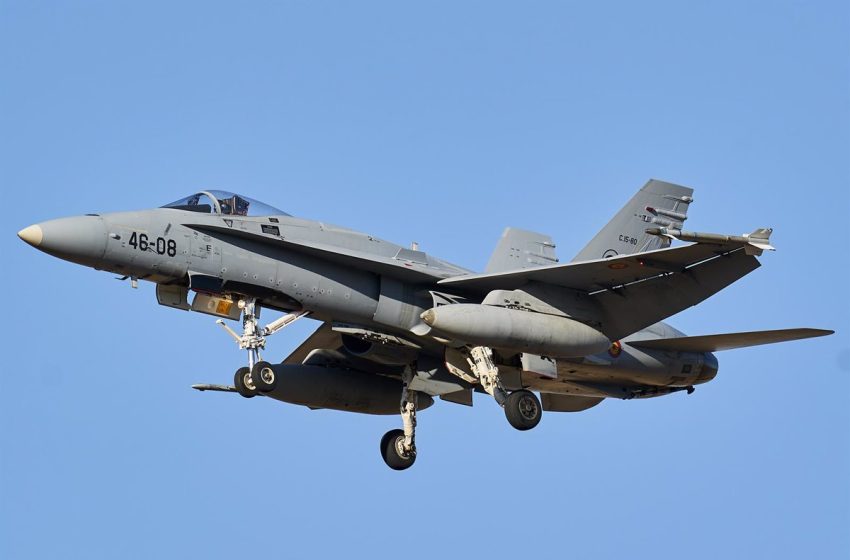  Se estrella un F-18 en la base aérea de Zaragoza y el piloto consiguió eyectarse