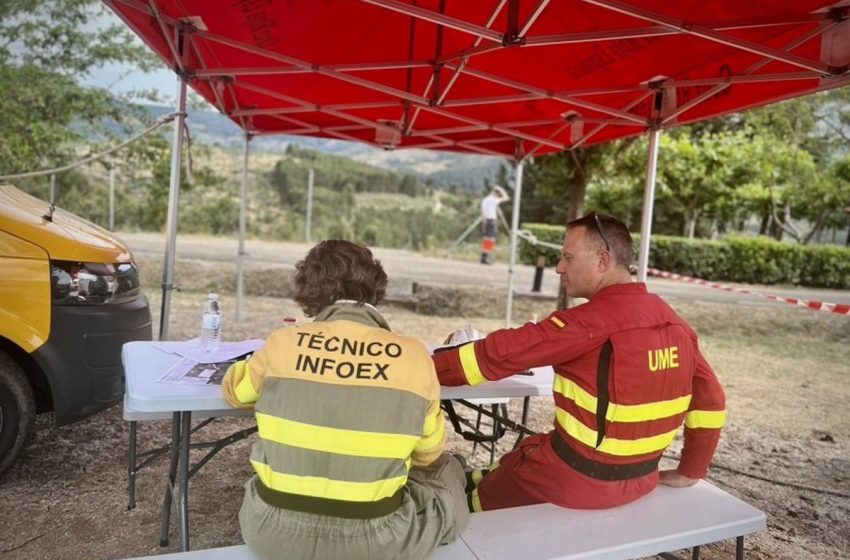  El Infoex reduce a nivel 1 de peligrosidad el incendio de Hurdes, la UME se retira y Ovejuela continúa evacuada