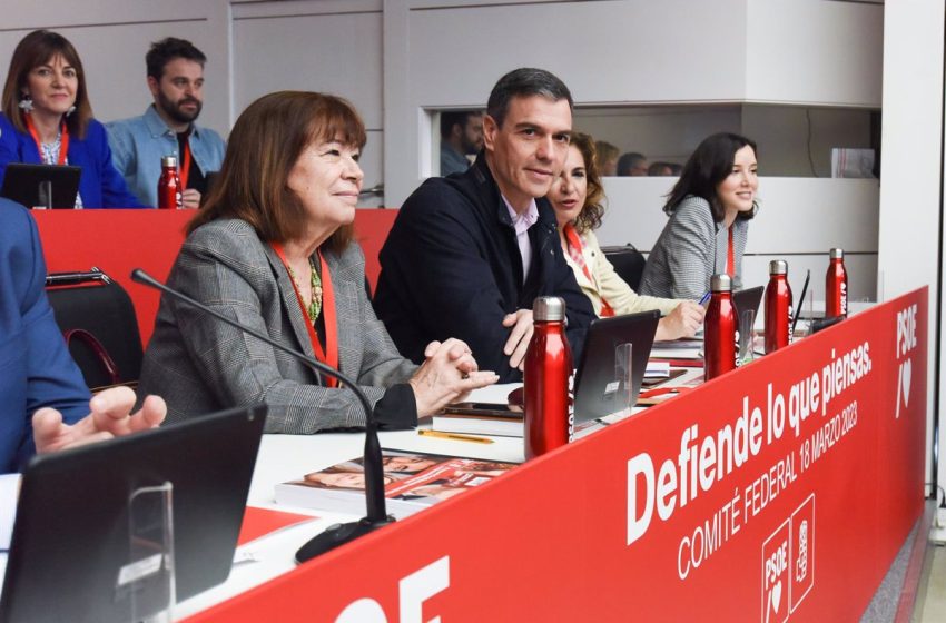  El PSOE acusa a Feijóo de mentir sobre su viaje a Tenerife y pide que aporte pruebas de que su vuelo fue cancelado