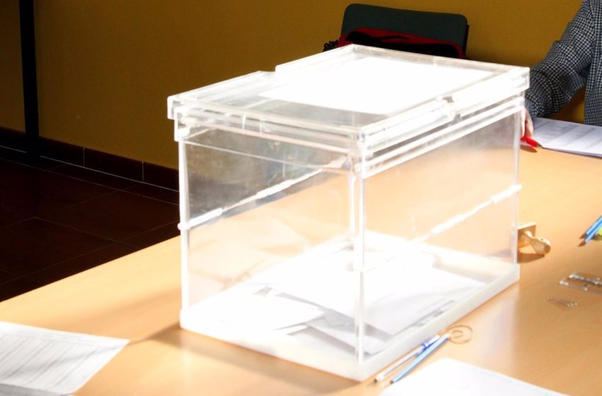  Al menos cuatro detenidos por una supuesta trama de compra de votos en Mojácar (Almería)