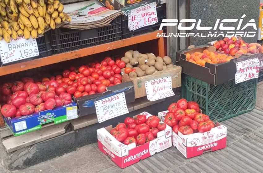  Retiran entre 300 y 500 kilos de fruta en venta en Ciudad Lineal en penosas condiciones de salubridad
