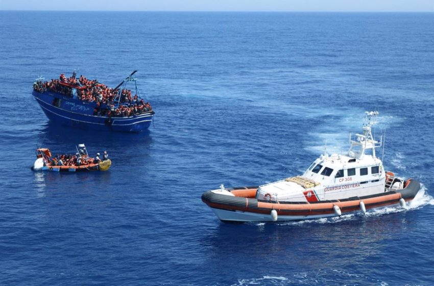  MSF anuncia el rescate de 599 migrantes en aguas del Mediterráneo en uno de los mayores salvamentos del año