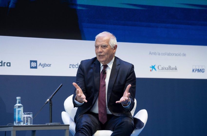  Borrell no ve «nada extraordinario» en que el adelanto electoral coincida con la presidencia española de la UE