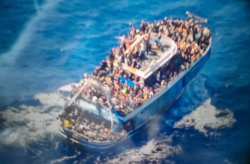  Grecia declara tres días de luto tras la muerte de cerca de 80 migrantes en un hundimiento en sus costas