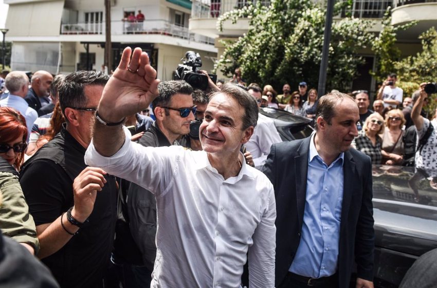  Mitsotakis logra la mayoría absoluta en las elecciones de este domingo en Grecia, según una encuesta a pie de urna