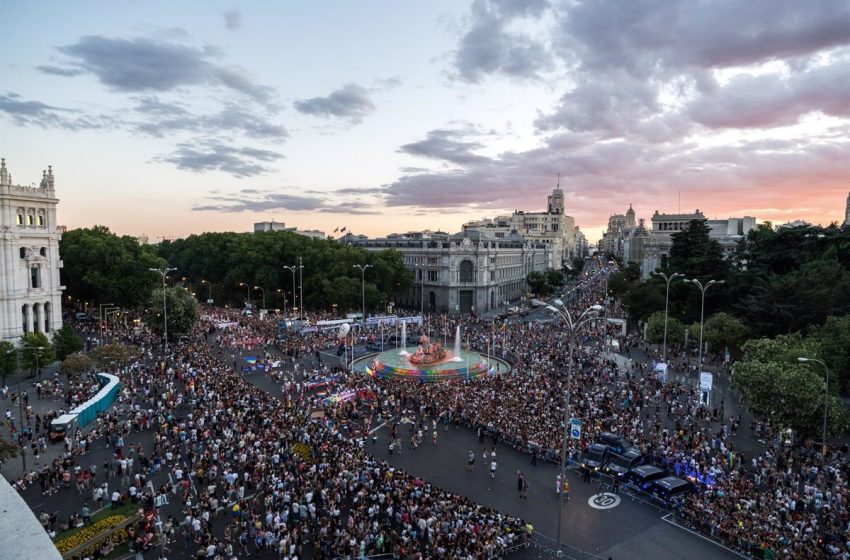  Cientos de miles de personas reivindican los derechos LGTBI en Madrid en una jornada marcada por el 23J