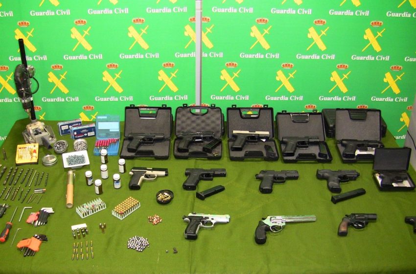  La Guardia Civil participa en una macro operación en ocho países con 80 personas detenidas y más de 760 armas incautadas