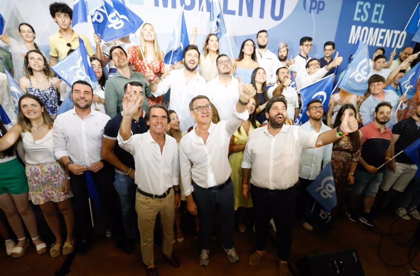  Feijóo alerta contra la «pinza» de Vox y Sánchez en Murcia: «Si quieren seguir bloqueando, lo pagarán en las urnas»