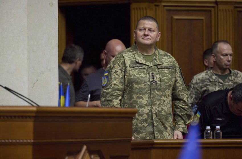  El comandante de las FFAA de Ucrania asegura que recuperará Crimea «tan pronto como tenga la oportunidad»