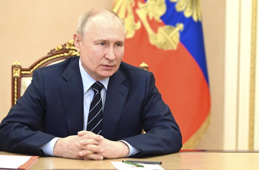  Putin tilda de «criminal» la entrega de bombas de racimo a Ucrania y advierte de una respuesta «recíproca» a su uso