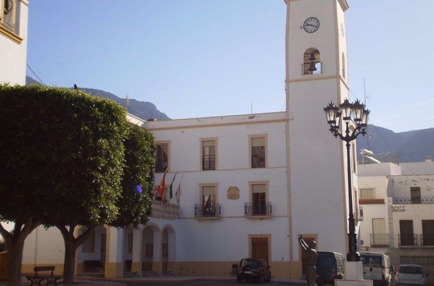  Detenido por la muerte a puñaladas de una mujer en plena calle en Dalías (Almería), que decreta tres días de luto