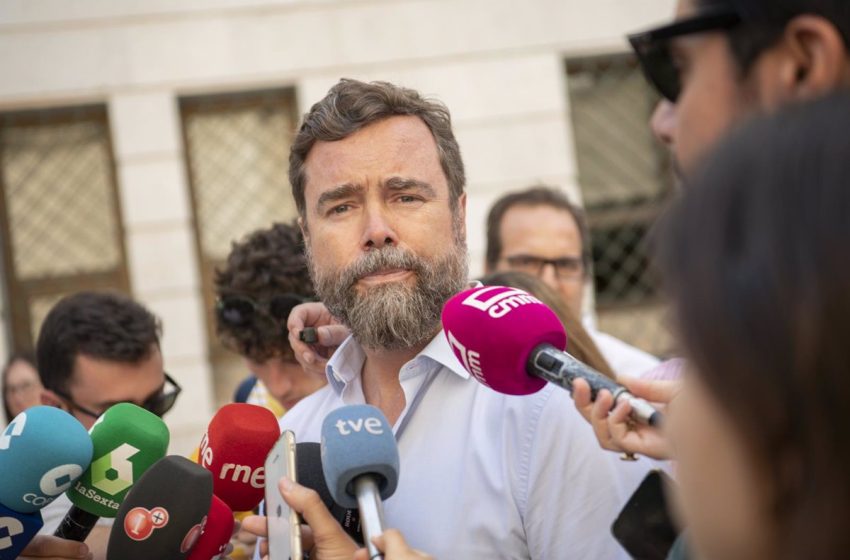  Vox anuncia que no será «obstáculo» para la investidura de Feijóo si convence a «un puñado» de diputados del PSOE
